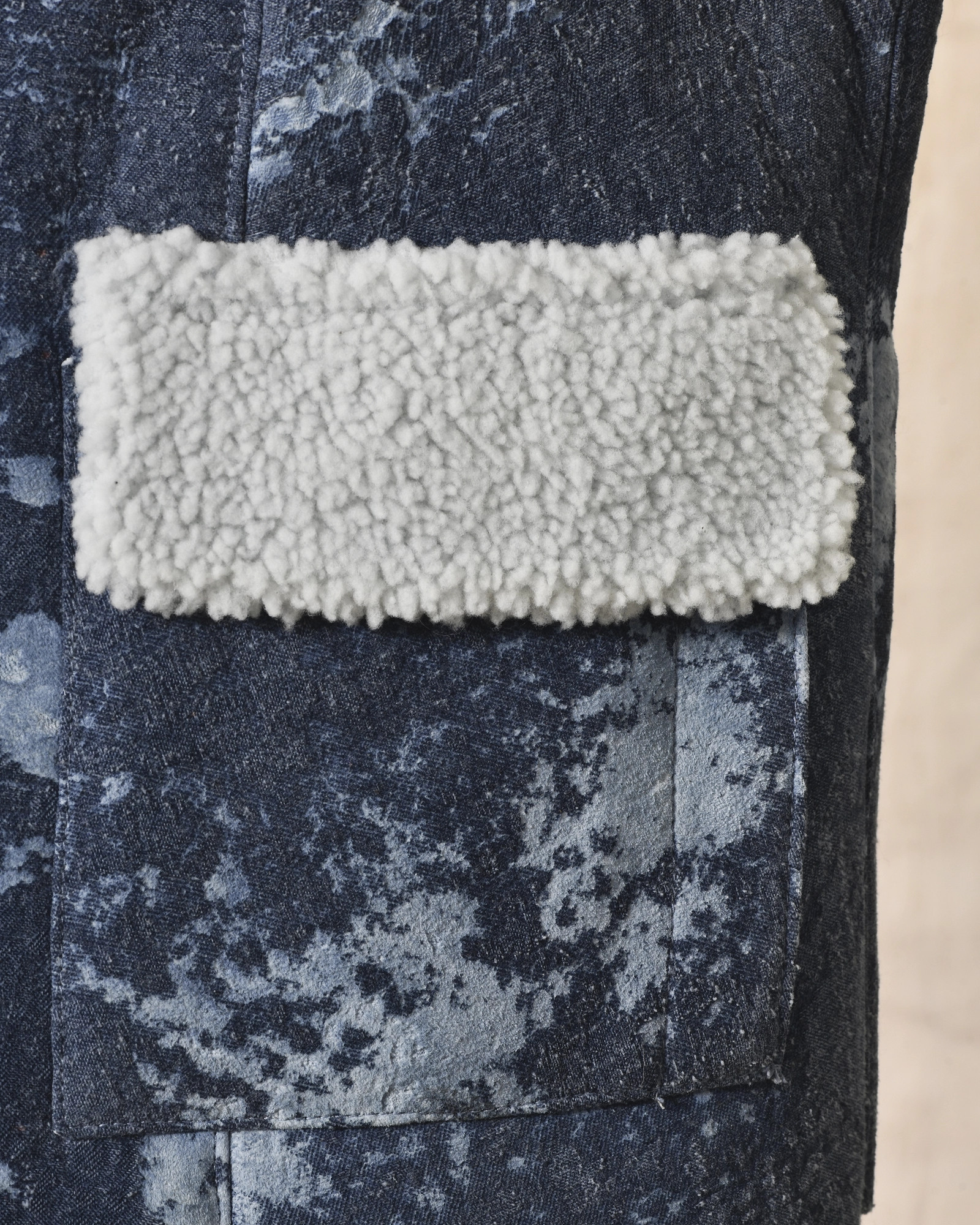Veste sans manches bleu délavé et peau lainée Possery