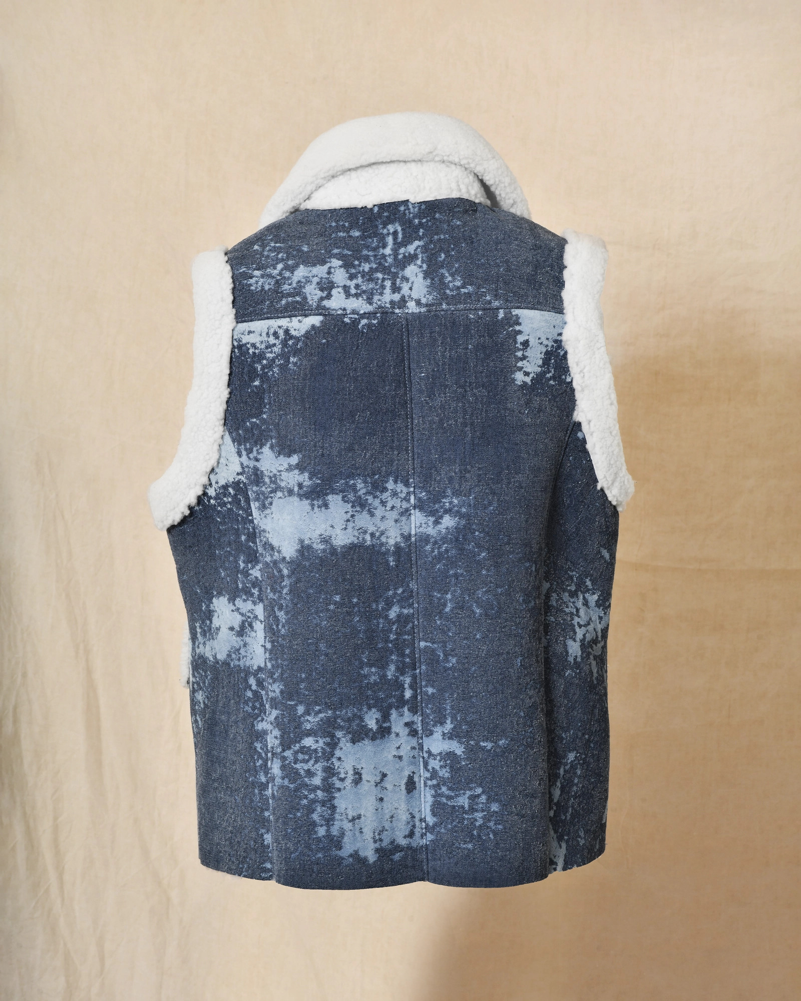 Veste sans manches bleu délavé et peau lainée Possery