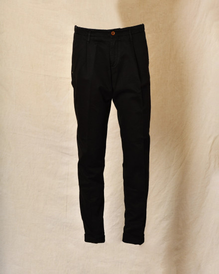 Pantalon à pinces noir Telacruda