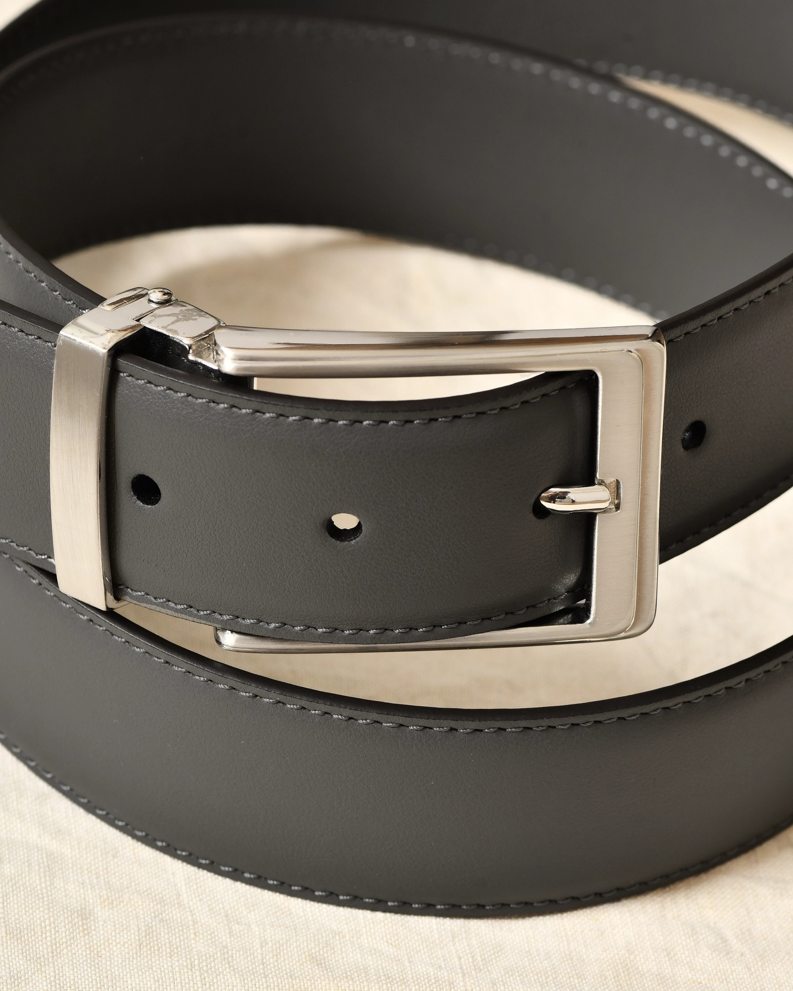 Ceinture en cuir lisse grise réglable Falorni