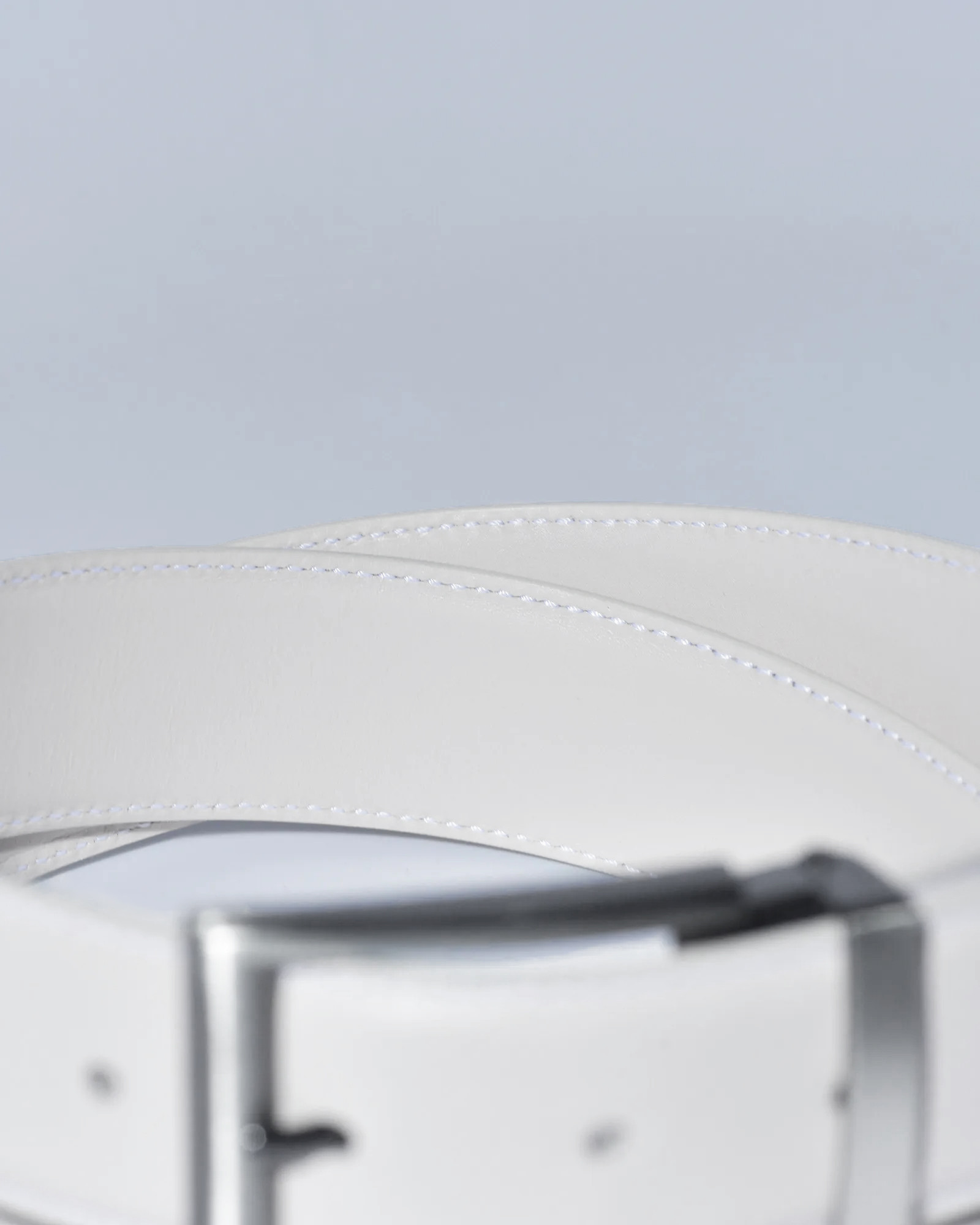 Ceinture en cuir lisse blanc cassé réglable Falorni