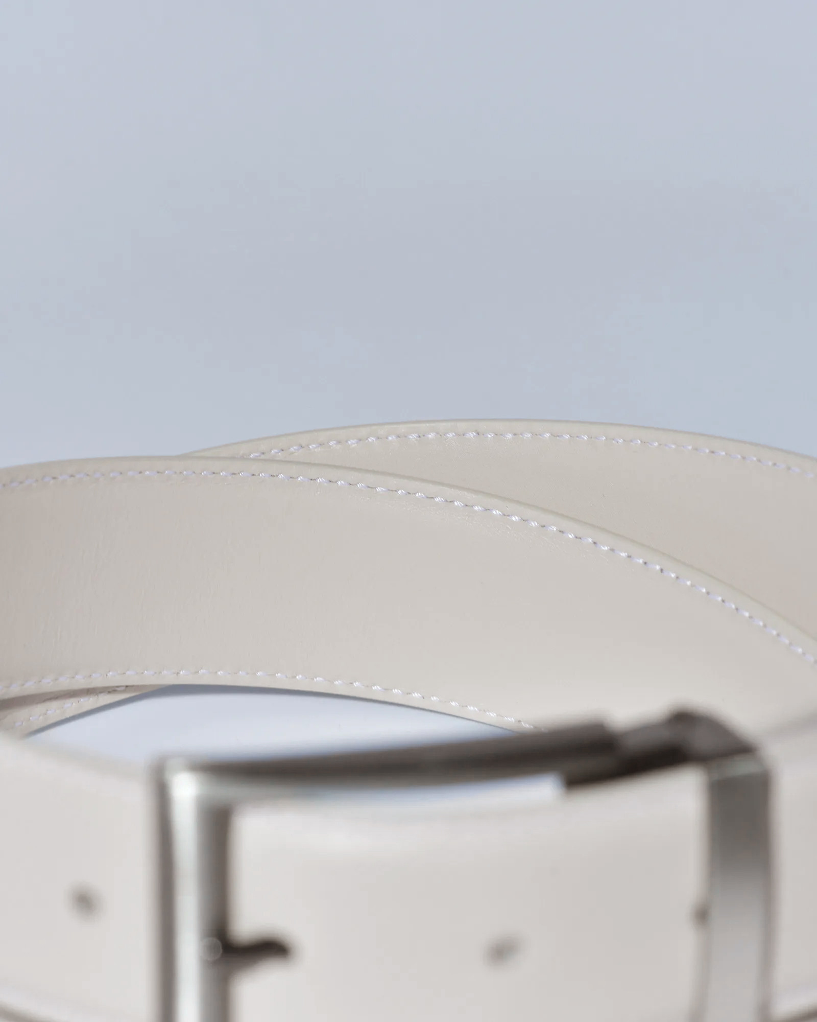 Ceinture en cuir lisse beige réglable Falorni