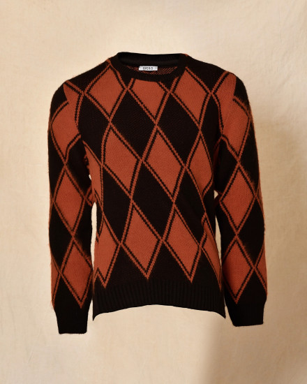 Pull en maille à motif losanges noir et terracotta Over-D