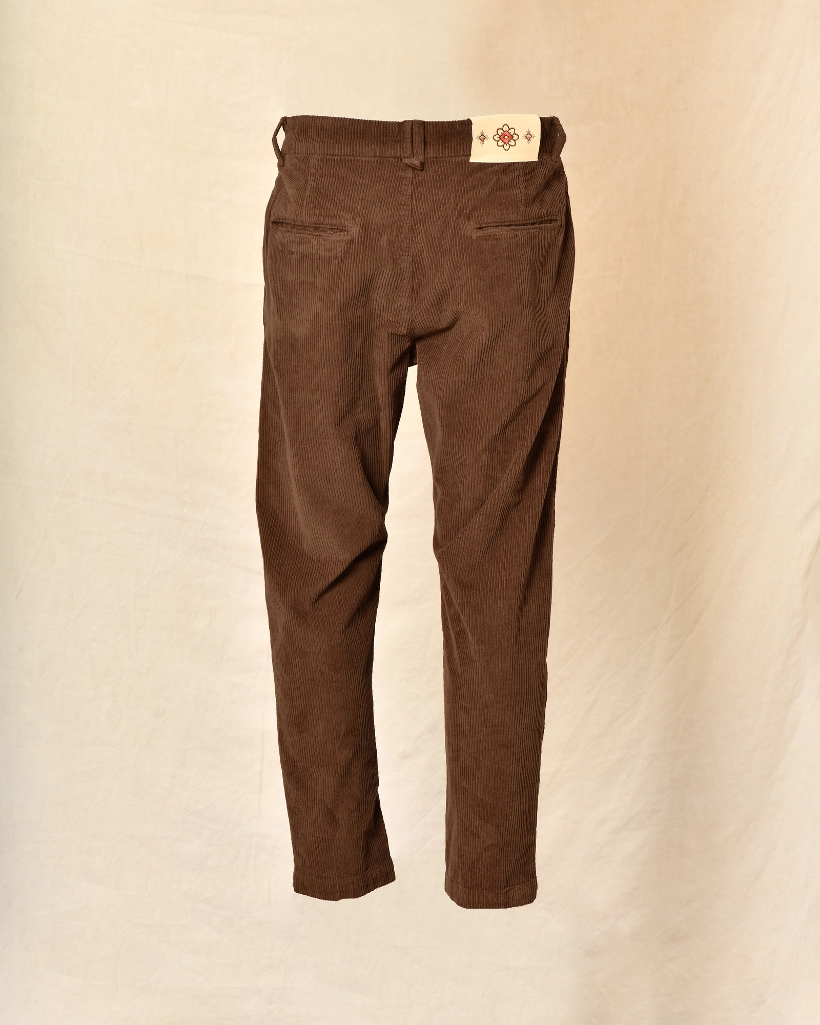 Pantalon en velours côtelé marron Telacruda