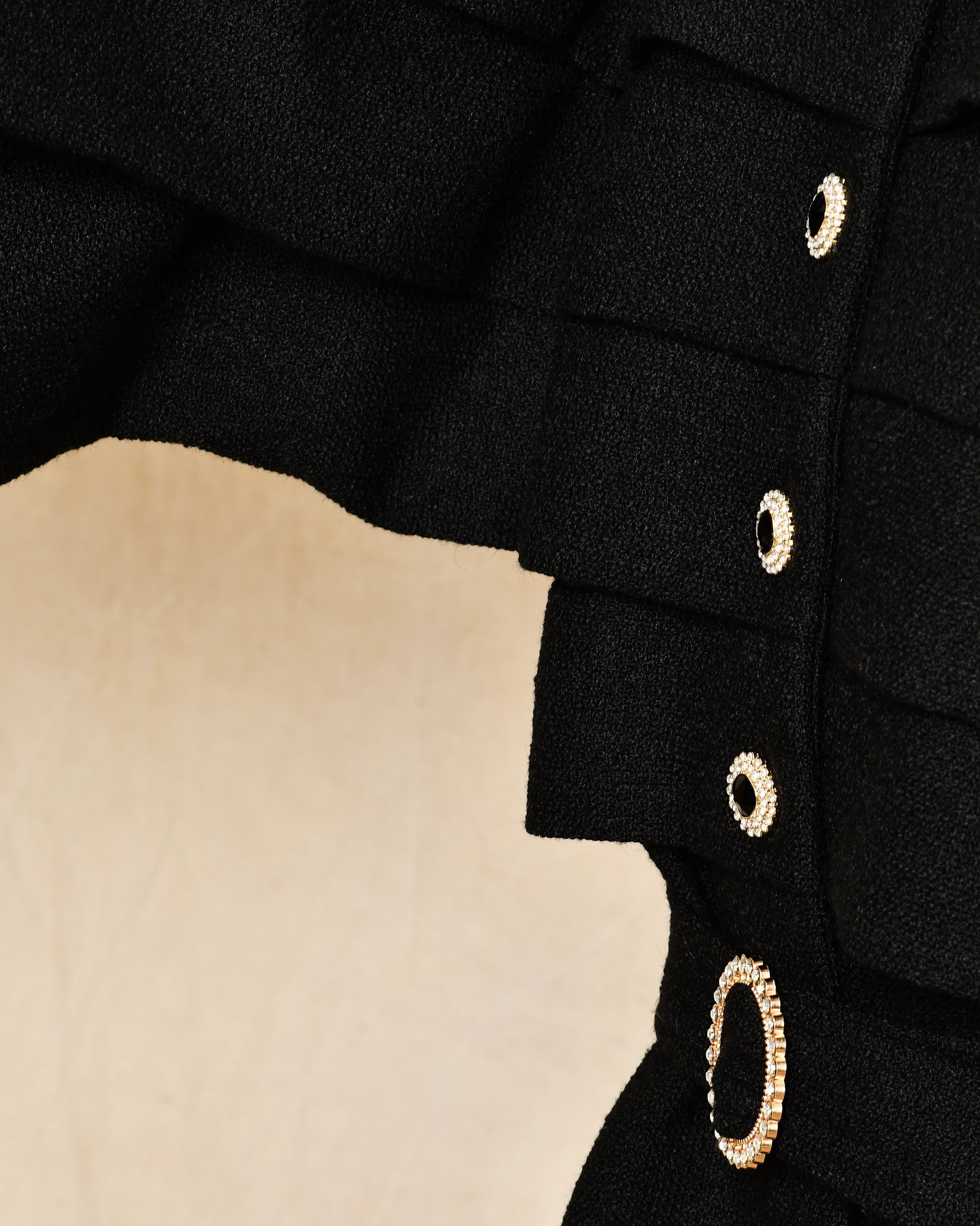 Veste noire cintrée à manches bouffantes Edward Achour