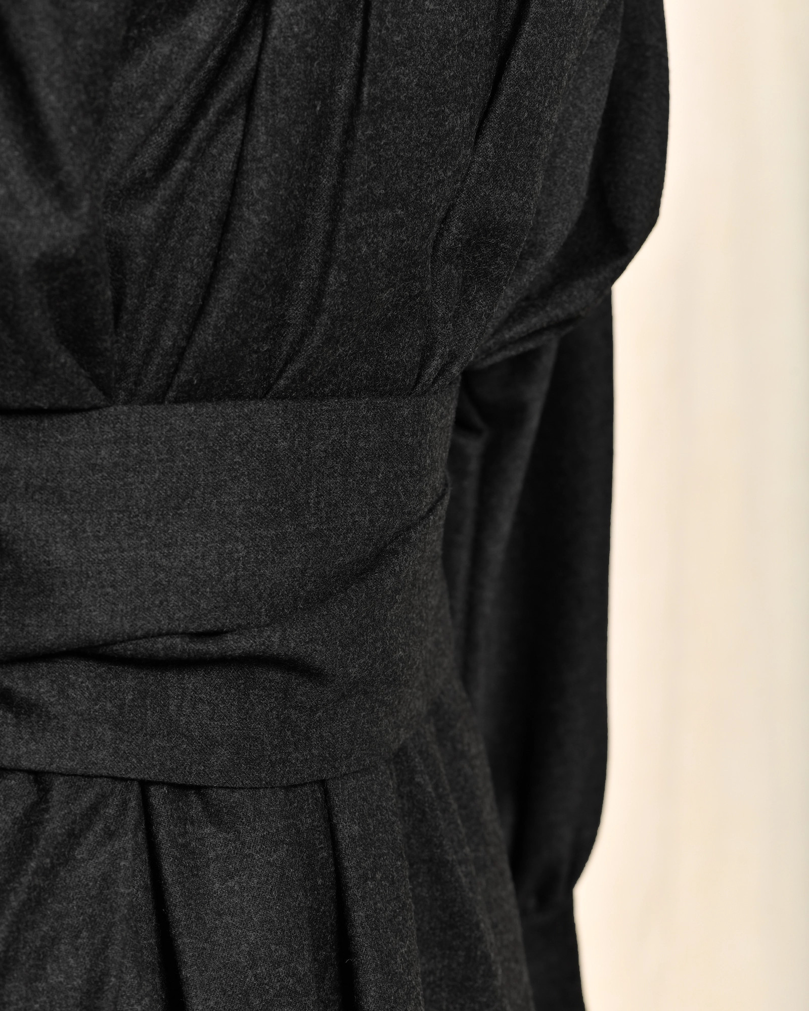 Robe longue grise à manches bouffantes Co.Go
