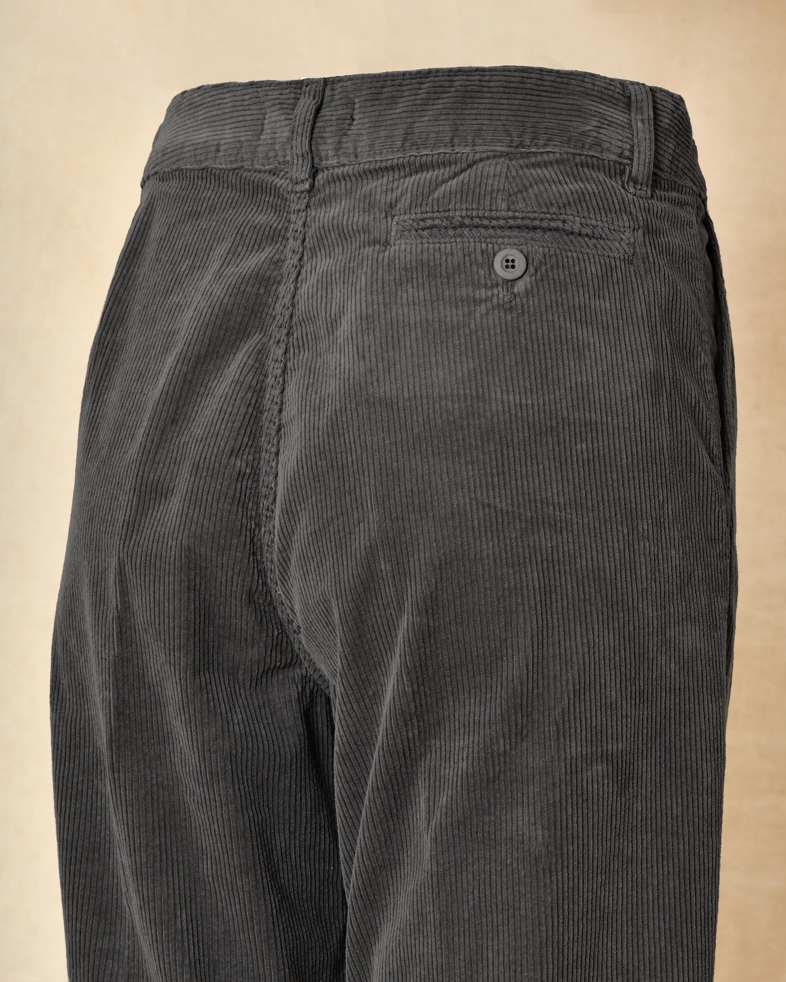 Pantalon en velours côtelé gris Bella Jones