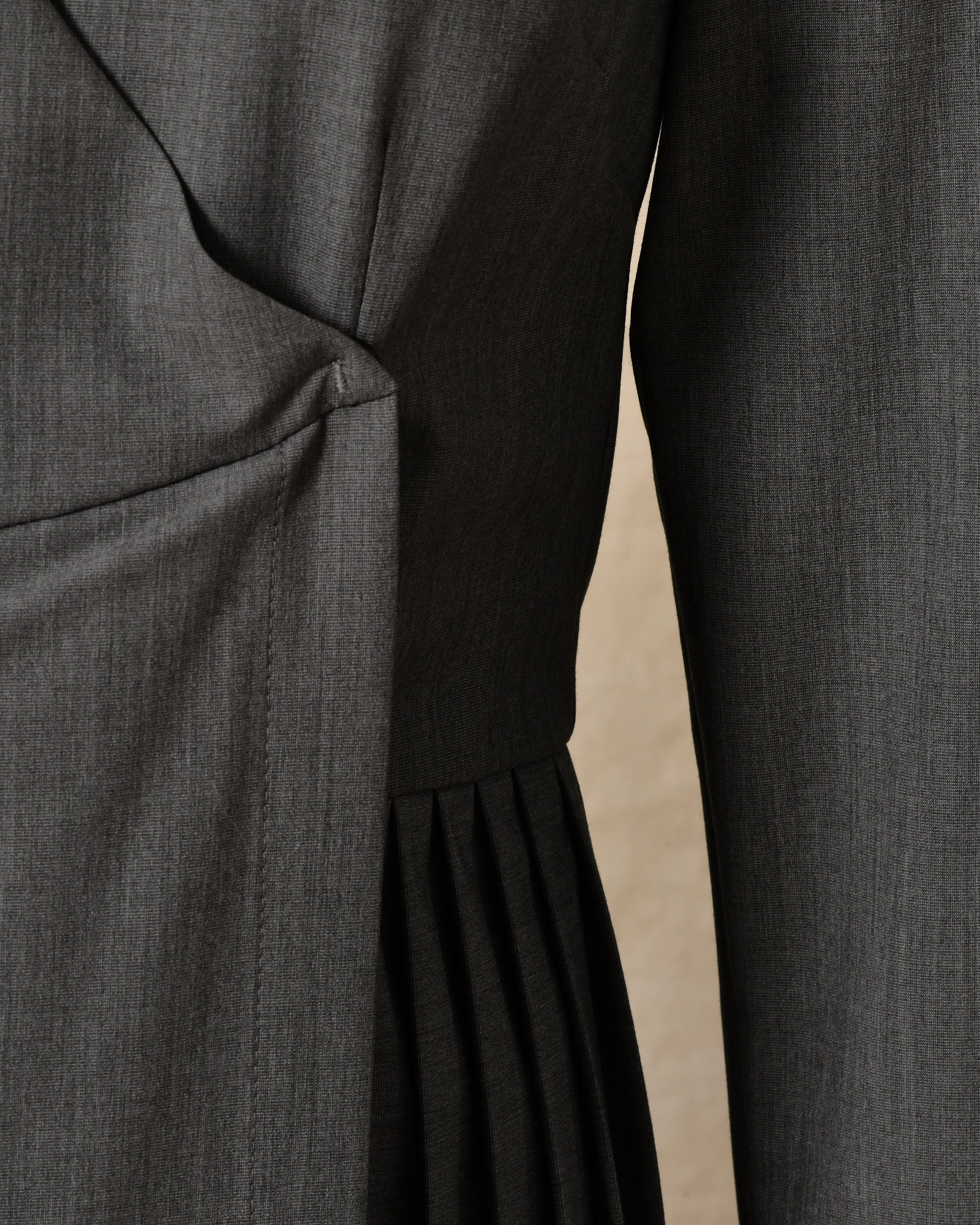 Robe asymétrique longue grise Ixos