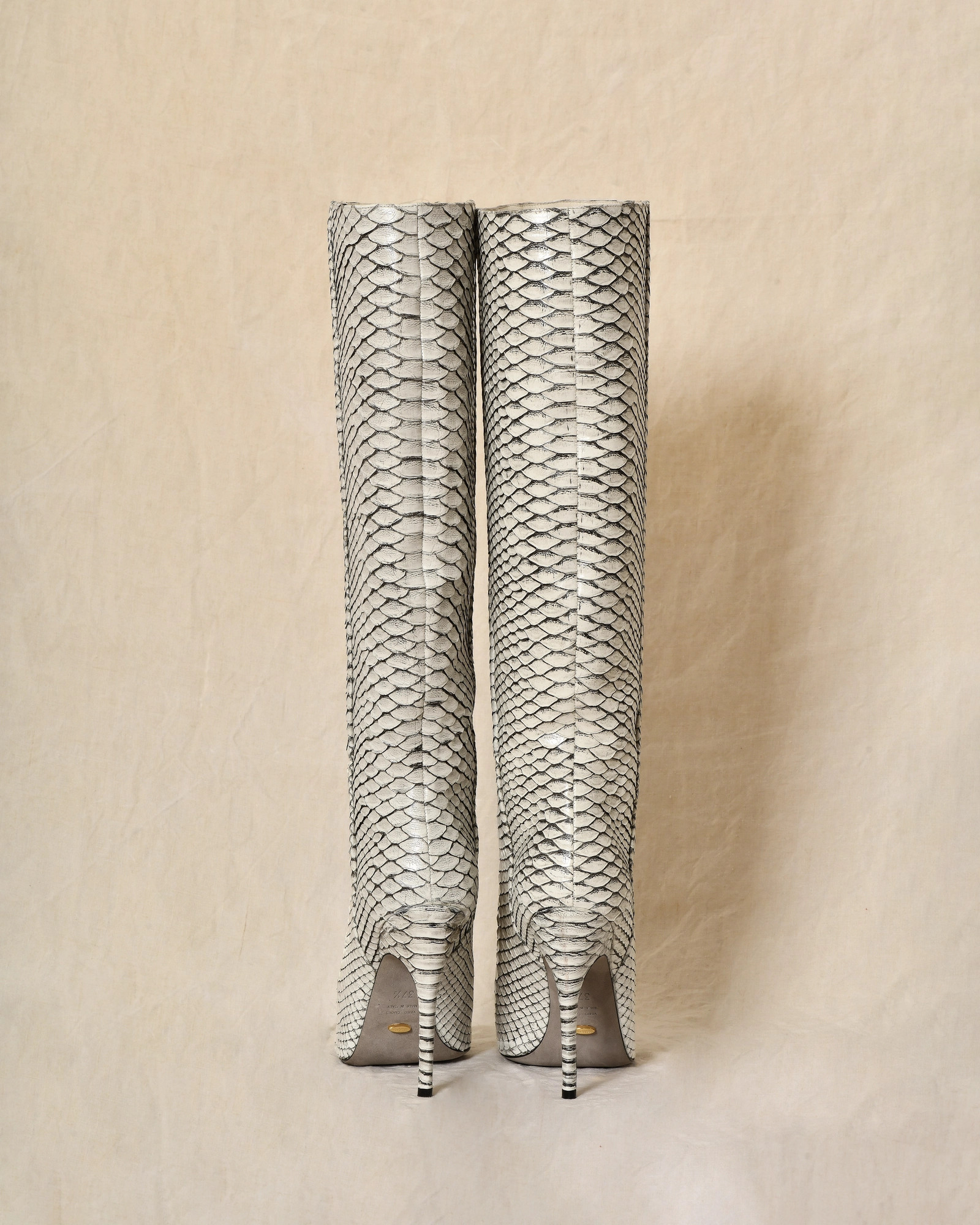 Bottes en cuir écrues effet python à talons aiguilles Sergio Rossi