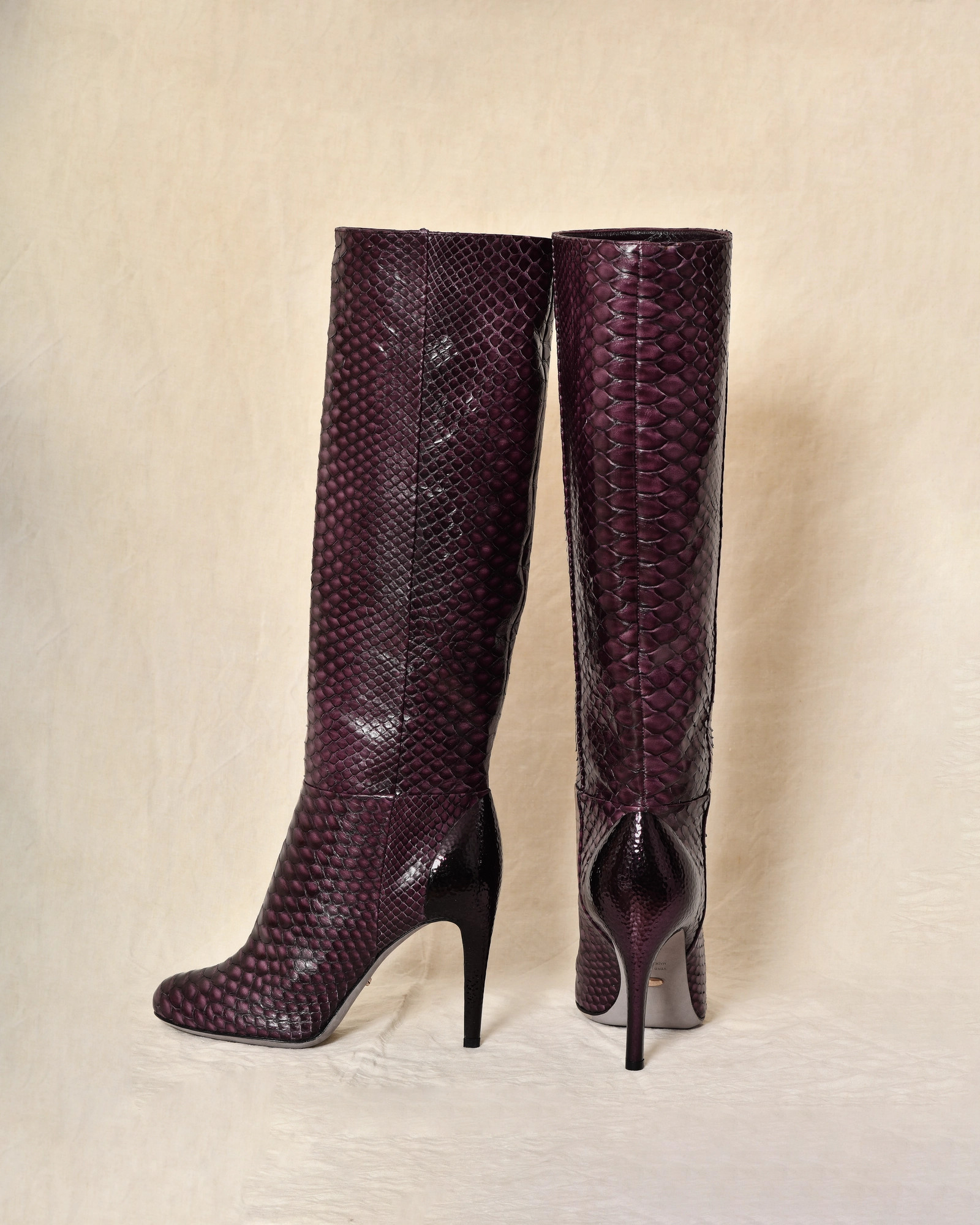 Bottes en cuir violettes effet python à talons aiguilles Sergio Rossi