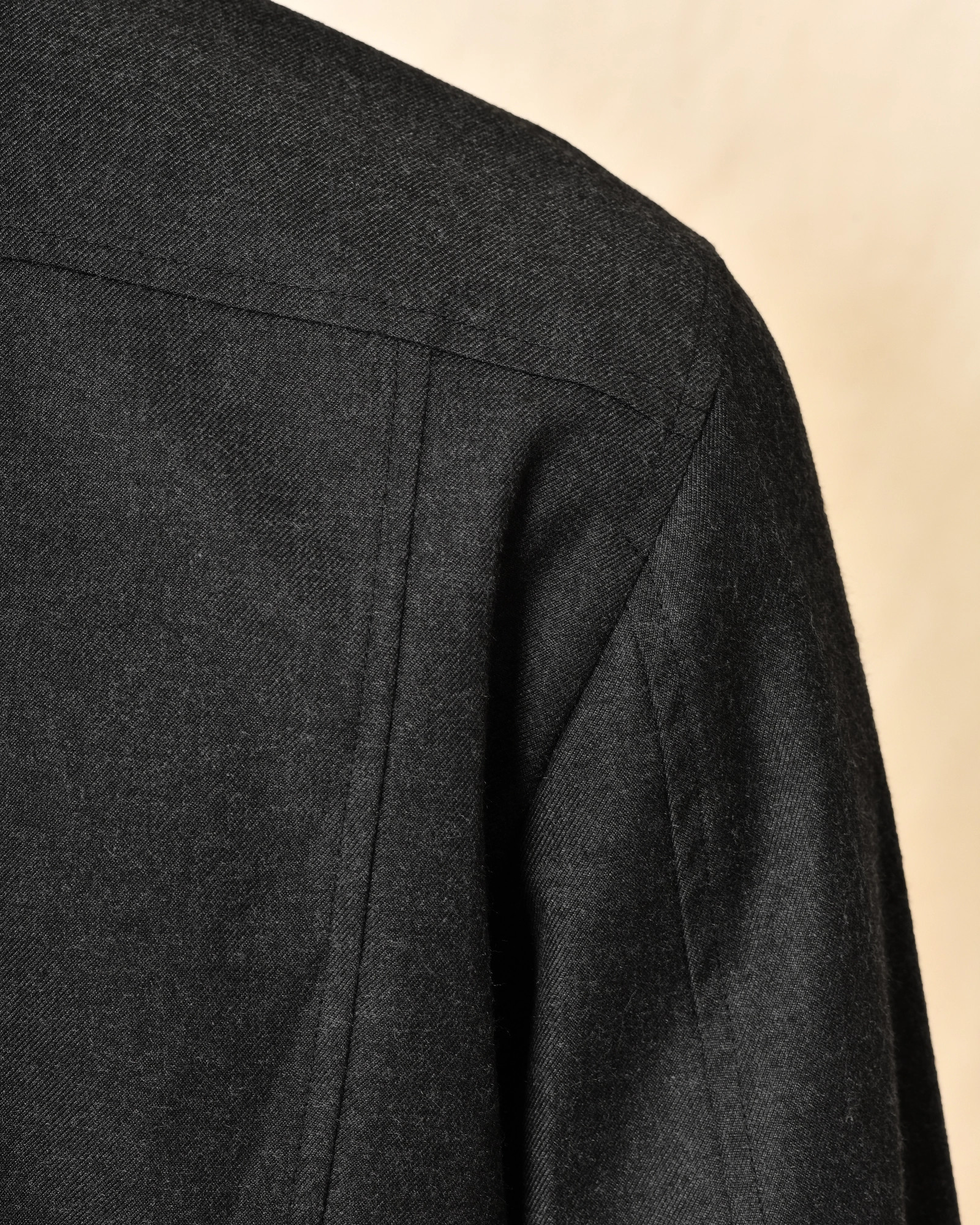 Veste gris anthracite à poches plaquées Outfit