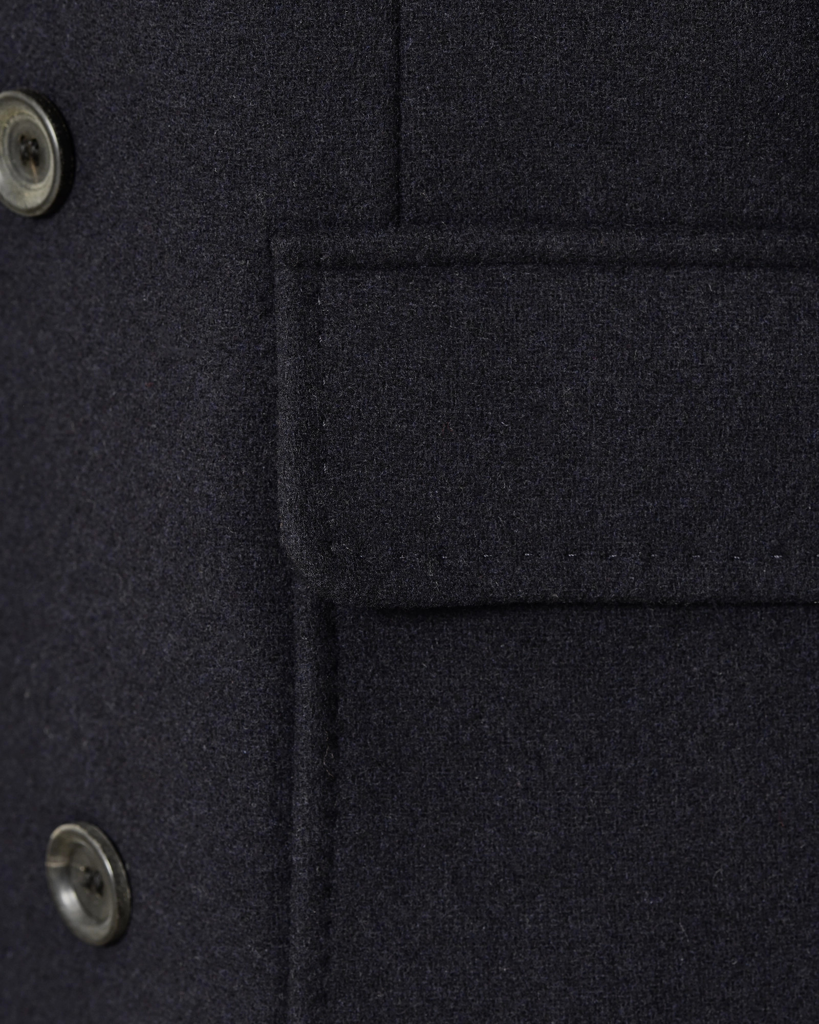 Manteau croisé en laine bleu nuit Outfit