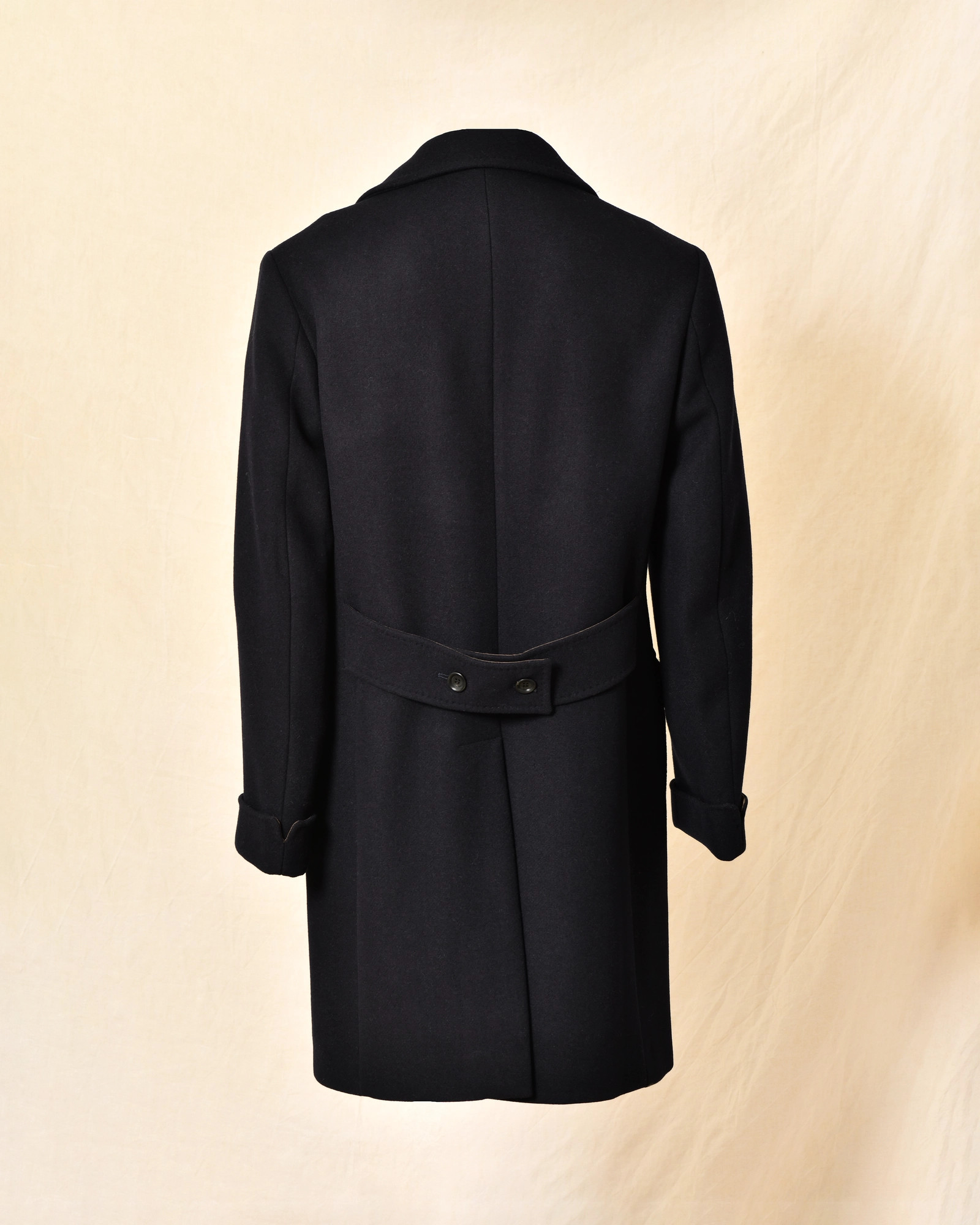 Manteau croisé en laine bleu nuit Outfit