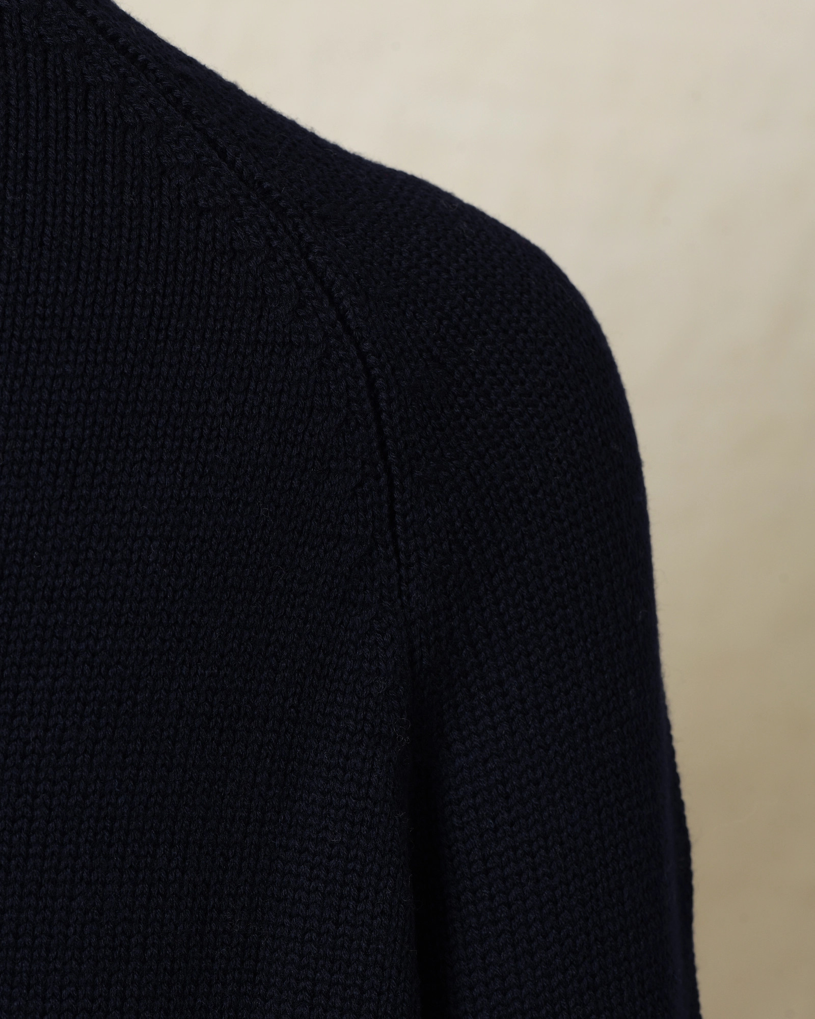 Pull à col roulé oversize bleu marine Emma White