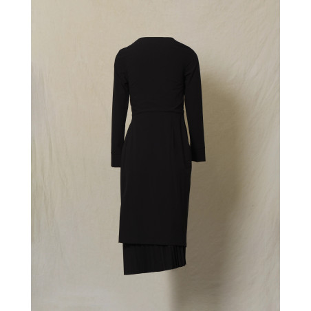 Robe noire portefeuille à jupe plissée Ixos