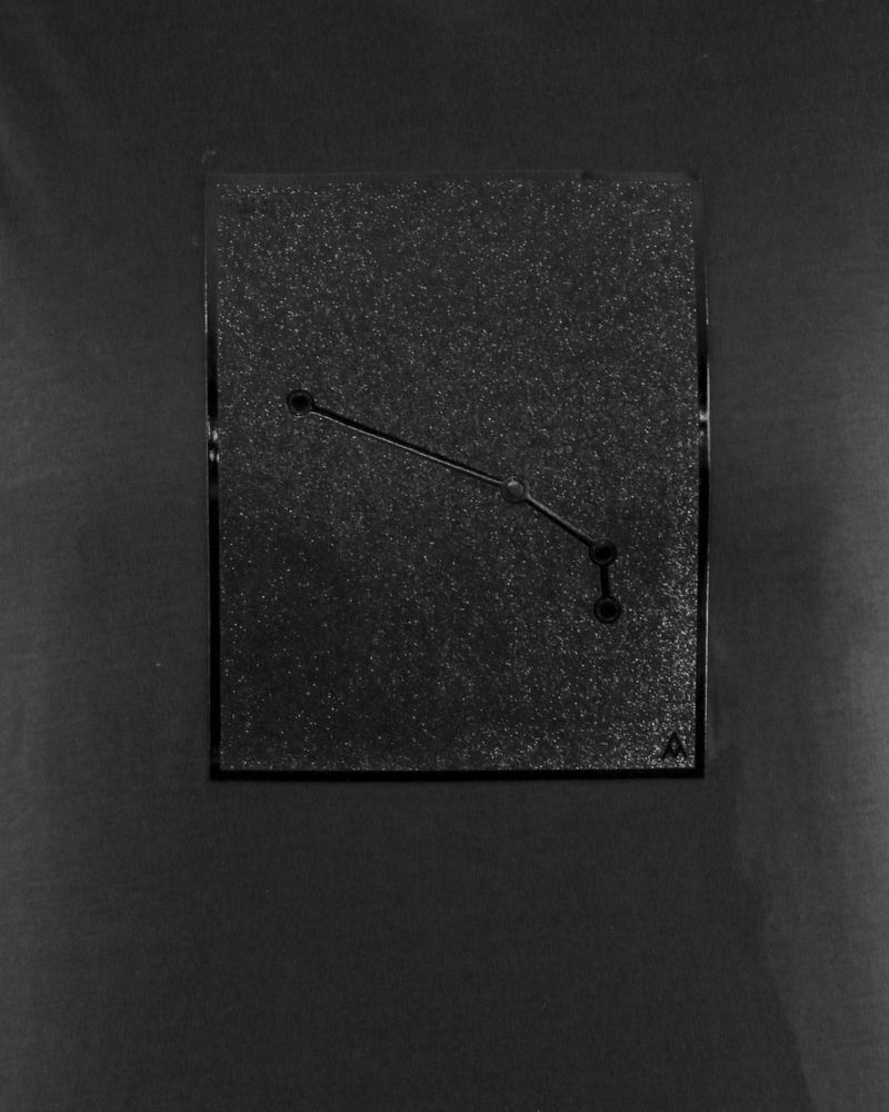 T-Shirt noir à patch constellation "Bélier" Limitato 