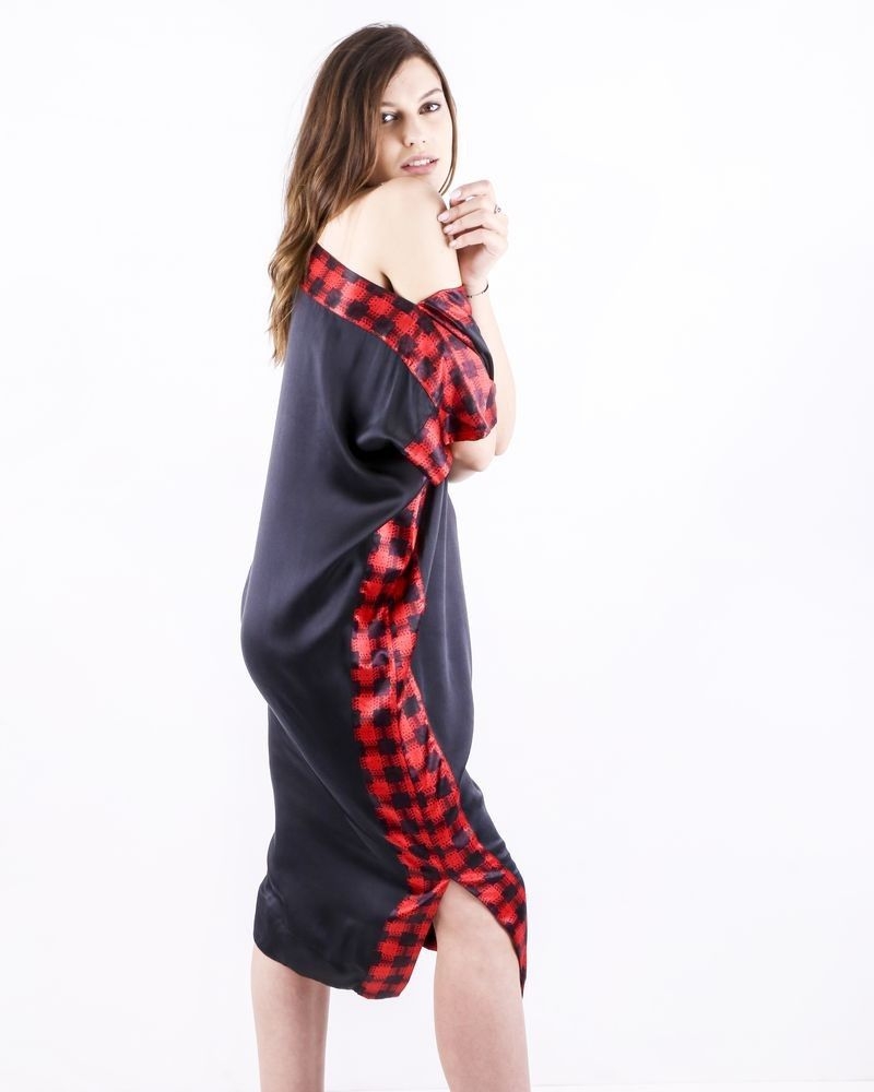 Robe foulard en soie noir à galons rouge Michel Klein 