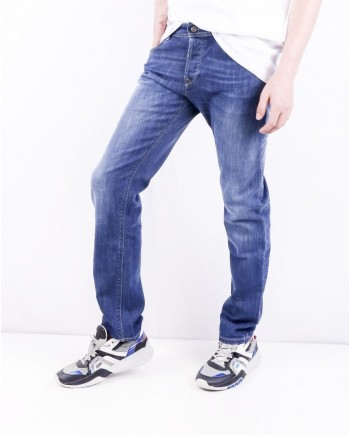 Jean droit en coton bleu délavé 3D