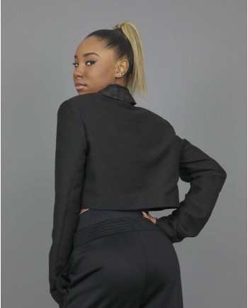 Veste blazer raccourcie à finitions en satin Carven