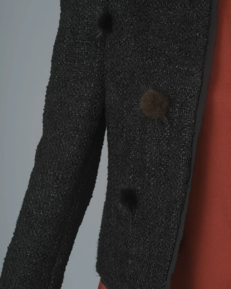 Veste noire en tweed à pompons en vison Edward Achour 