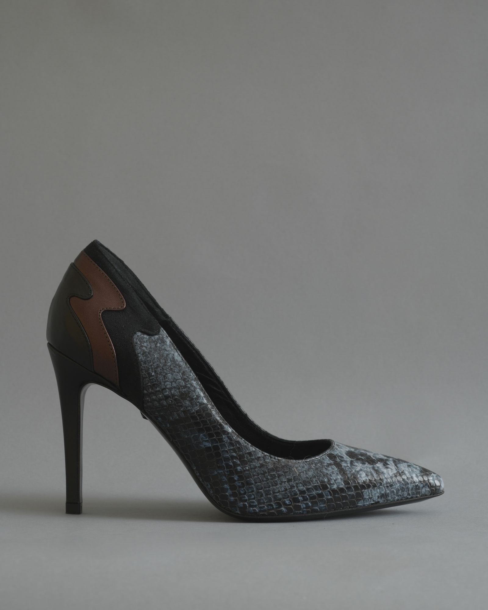 Escarpins en cuir effet python Just Cavalli Chaussures Femme La Piscine Paris Outlet Store