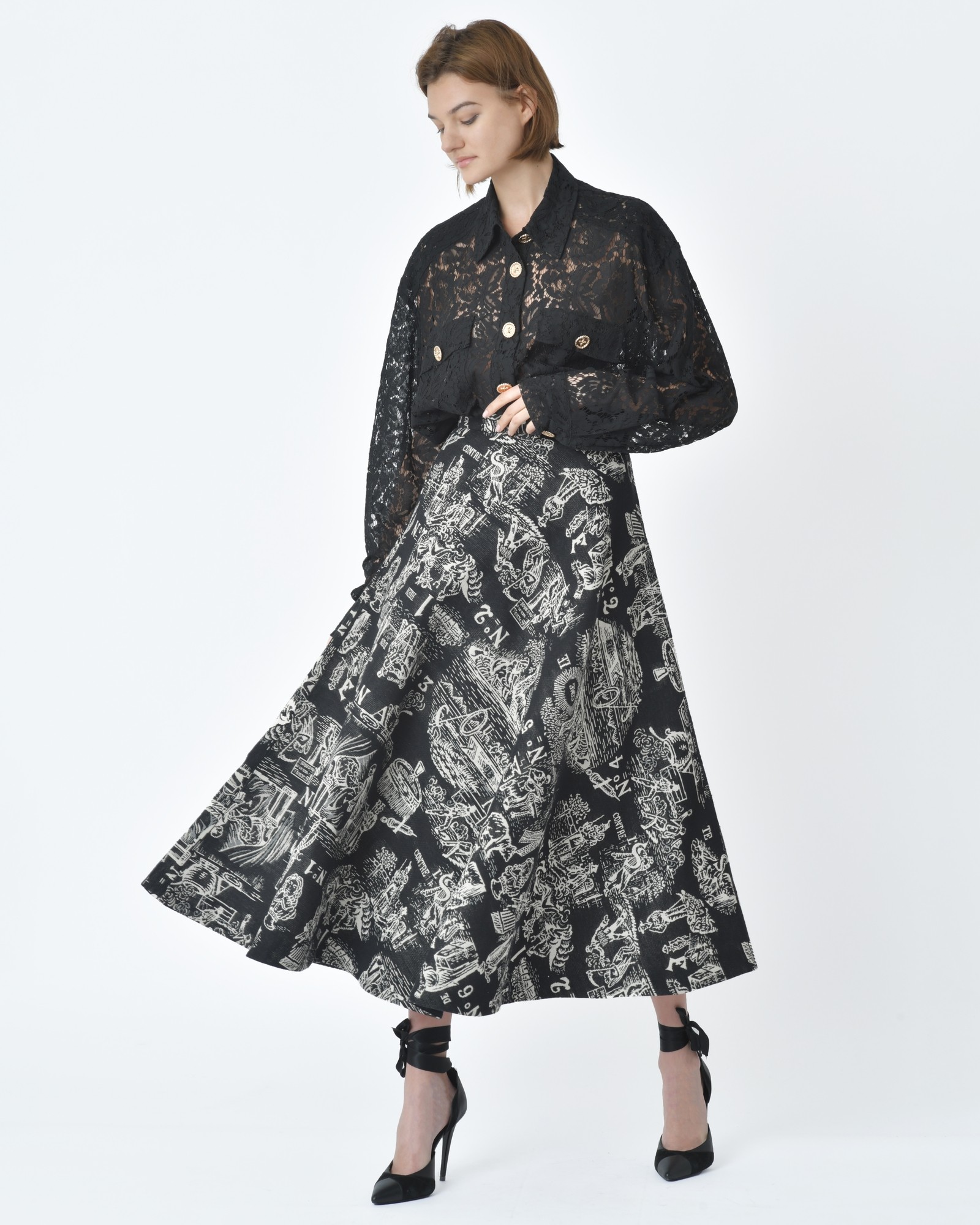 Jupe rayée noire et blanche stradivarius taille M : Achat occasion | Jupes courtes (femme) Stradivarius Noir Très bon état