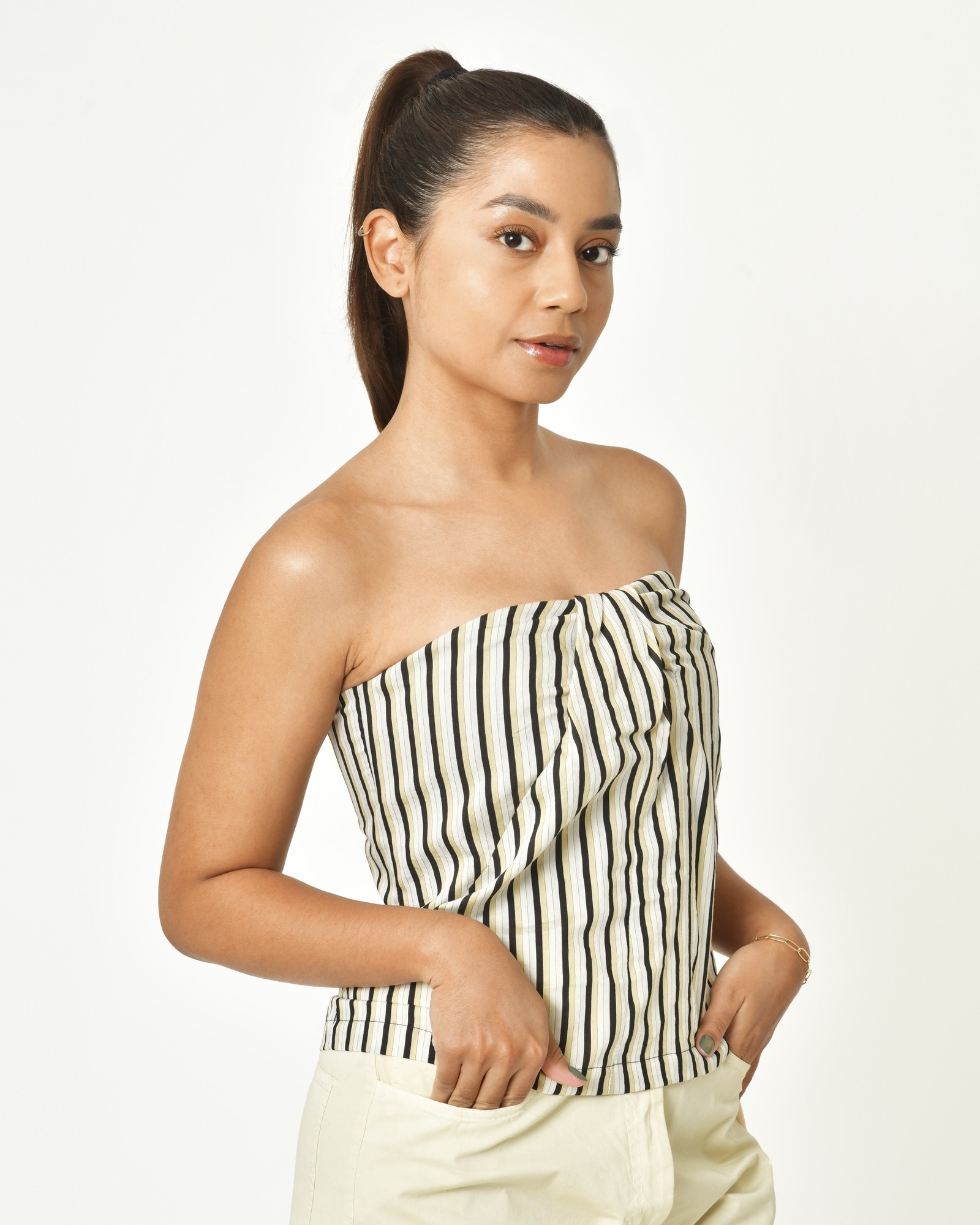 Corset Dos Nu à Pois Avec Dentelle Et Anneau Acier Pour Homme – Maille Nylon, Bonnets Dentelle, Bandoulière Réglable