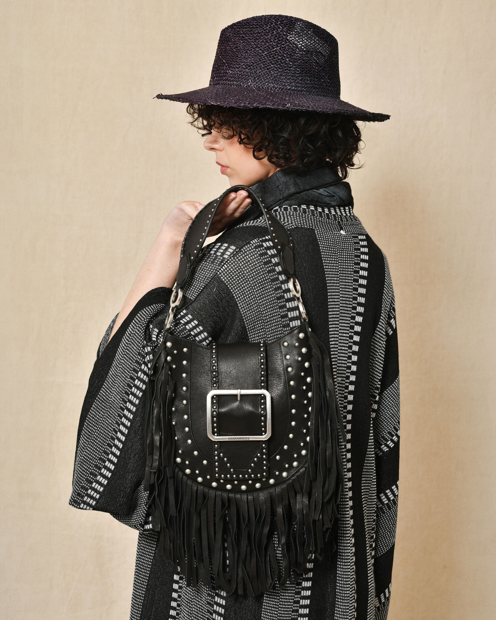 Sac Porté épaule Chacok En Cuir D’agneau Brodé – Bleu Minéral – Neuf Avec étiquettes