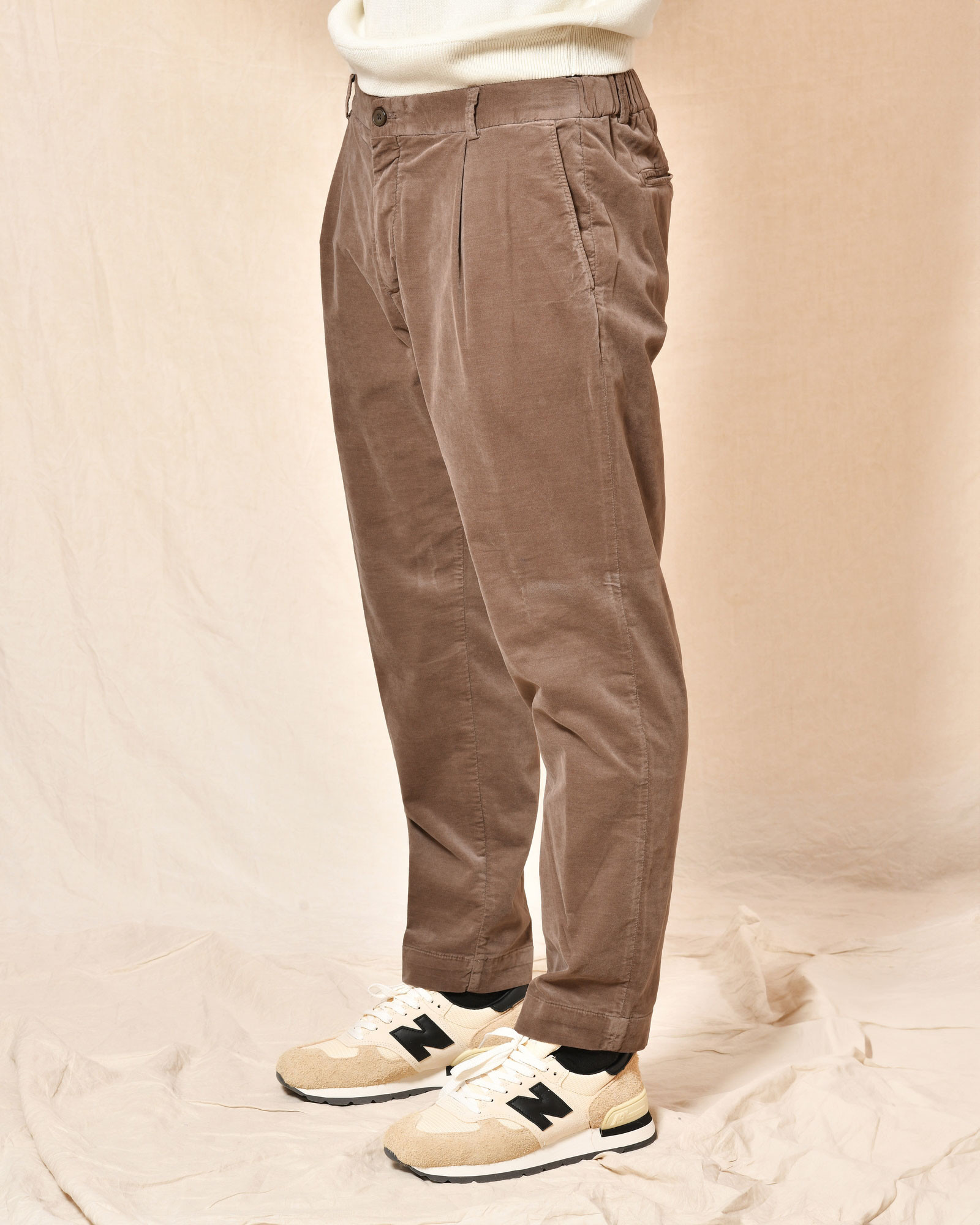Pantalon Carrot Velours Côtelé Taupe foncé Studio Boheme